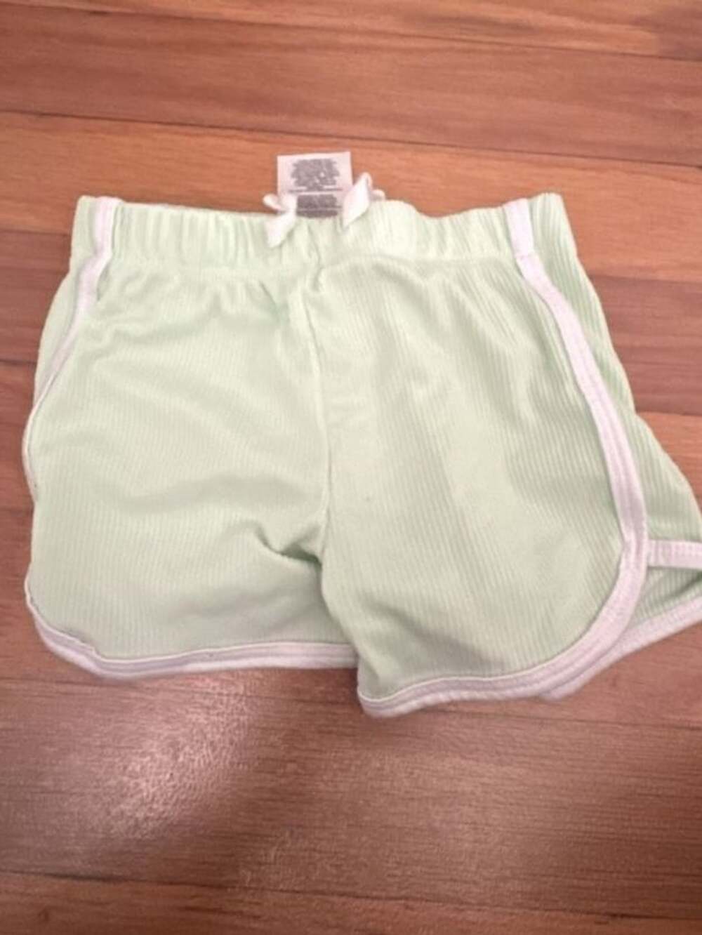 Contrast Piping Ribbed Dolphin Shorts in Light Green